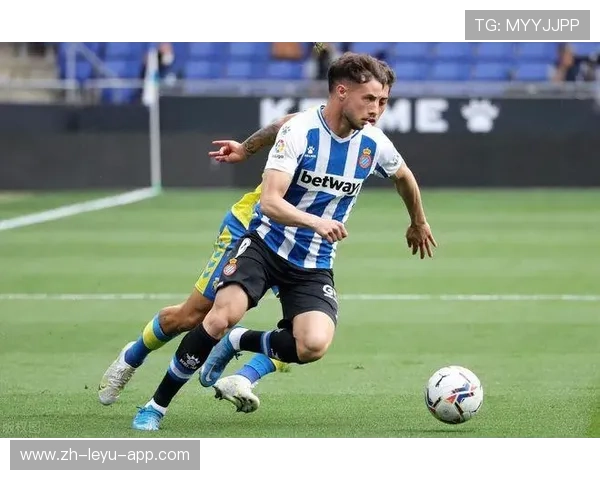 奥斯梅恩单挑外线防区，多次甩开对手形成推进